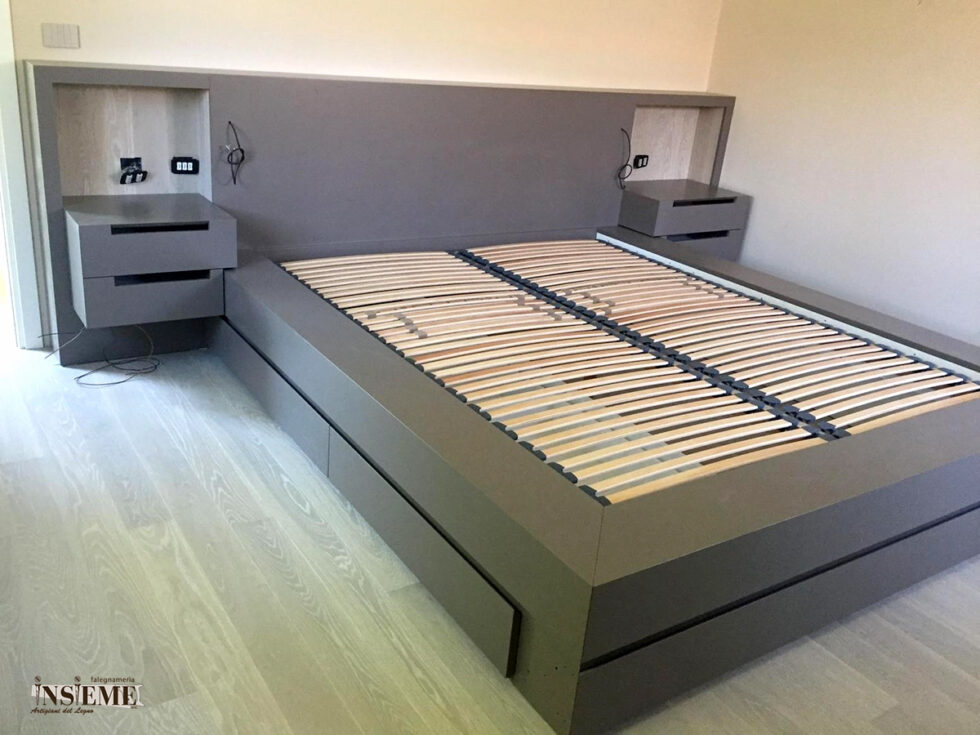 Struttura letto con cassettoni, realizzato dalla Falegnameria Insieme di Sassuolo (MO)