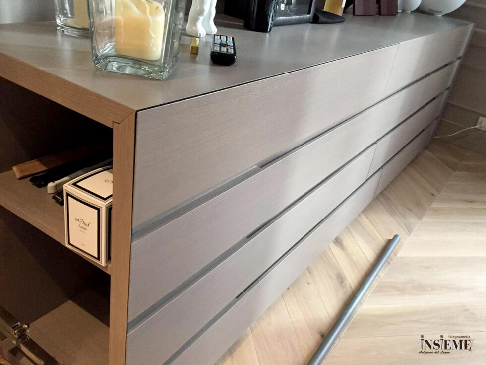 Cassettone con vano realizzato dalla Falegnameria Insieme di Sassuolo (MO)