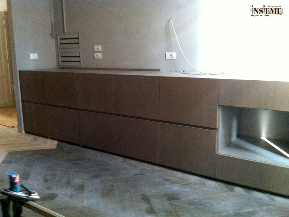 Base cucina in lavorazione presso la Falegnameria Insieme di Sassuolo (MO)