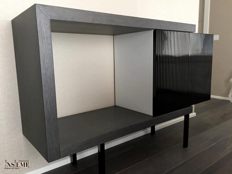 Mobile di design realizzato dalla Falegnameria Insieme di Sassuolo (MO)
