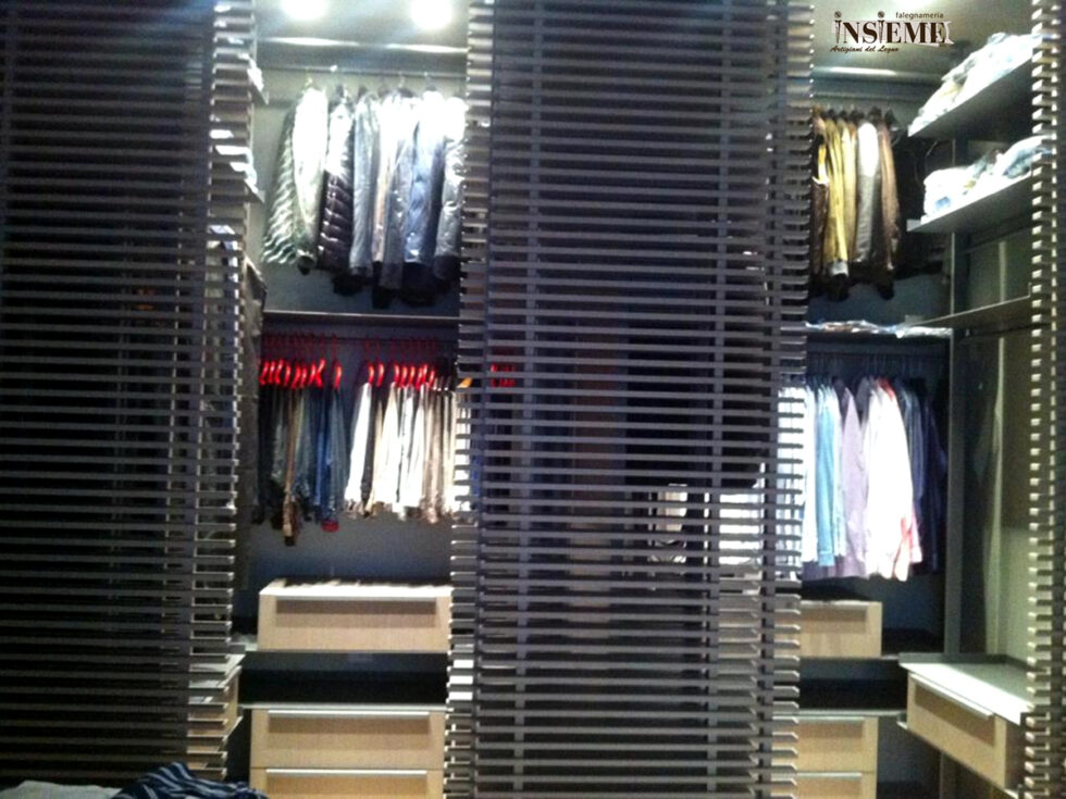 Cabina armadio vedo non vedo personalizzata dalla Falegnameria Insieme di Sassuolo (MO)