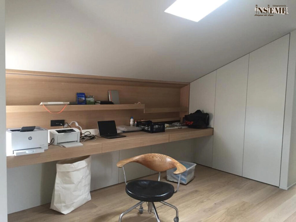 Mansarda studio realizzata dalla Falegnameria Insieme di Sassuolo (MO)