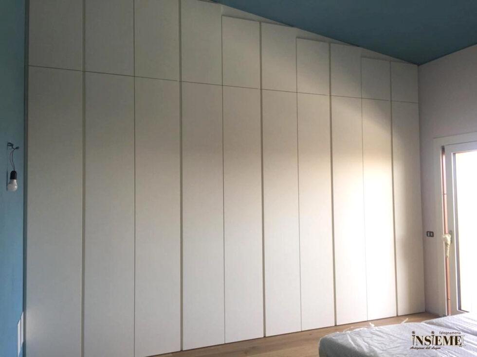 Mega armadio realizzato dalla Falegnameria Insieme di Sassuolo (MO)